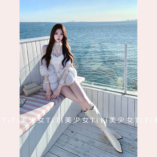白色网纱镂空交叉设计感长袖上衣