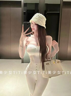 白色束腰短款显瘦外穿性感上衣