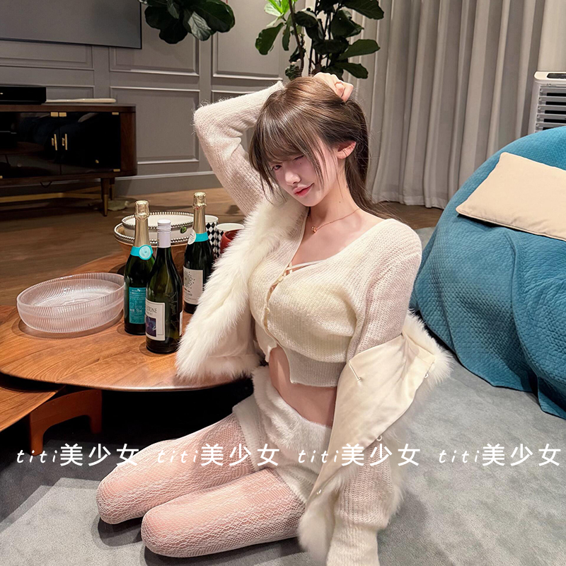 【TiTi美少女】交叉打底聚拢内衣v领针织修身毛衣外套纯欲上衣,女装/女士精品,大码内搭,淘宝优惠券,粉丝福利购,淘宝优惠卷