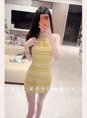挂脖露背收腰包臀针织连衣裙