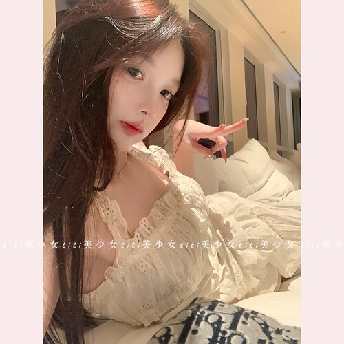 纯欲蕾丝花边绑带方领排扣背心