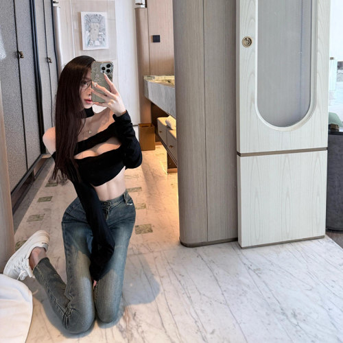 别致小众修身短款露肩上衣