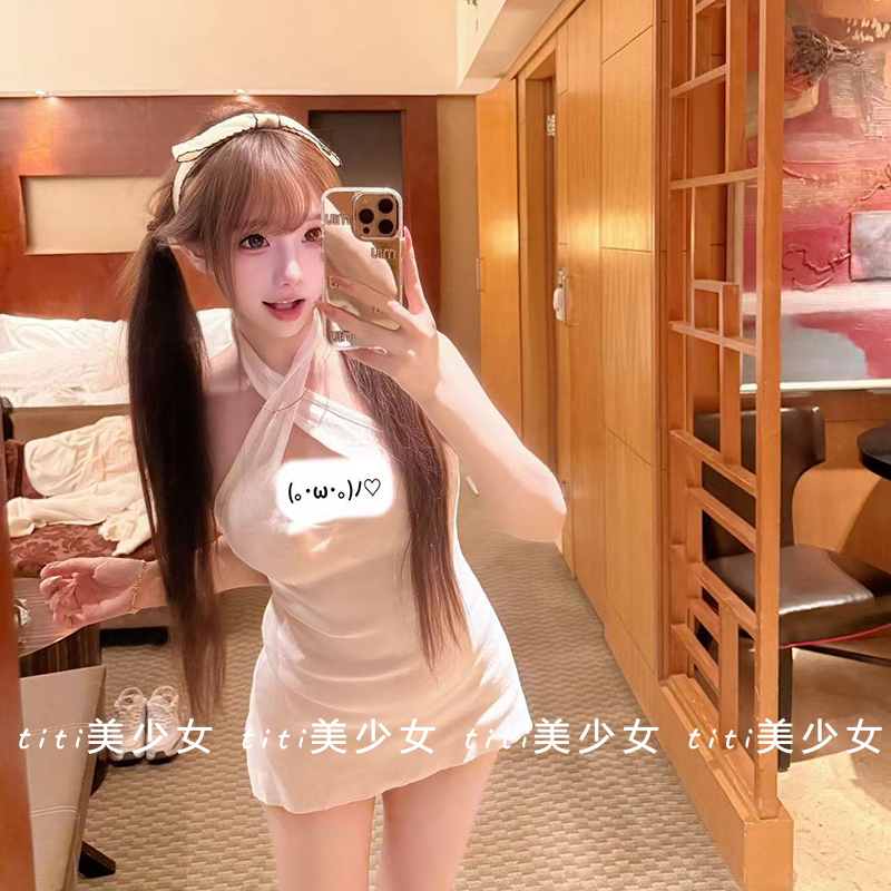 【TiTi美少女】纯欲交叉挂脖吊带背心连衣裙修身气质无袖露背短裙