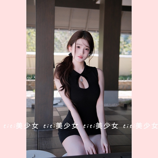 显瘦包臀短裙 纯欲娃娃领镂空针织挂脖连衣裙修身 TiTi美少女