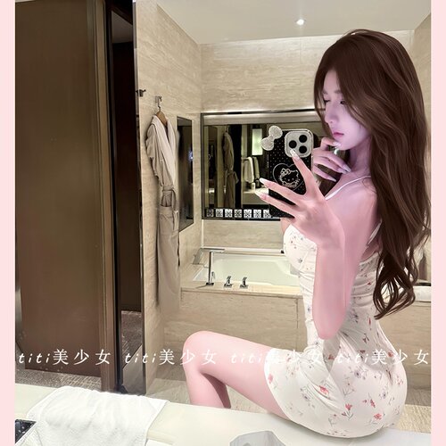 高腰露背紧身显瘦无袖包臀连衣裙