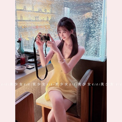 法式镶钻黄色吊带连衣裙