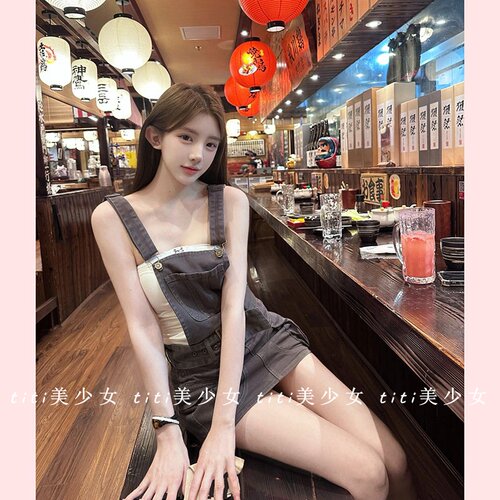 纯欲风背带裙包臀显瘦短裙
