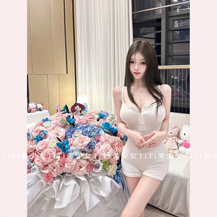 【TiTi美少女】纯欲风新款高弹力针织吊带开门襟显瘦打底连体短裤