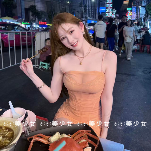 性感蕾丝花边包臀褶皱连衣裙