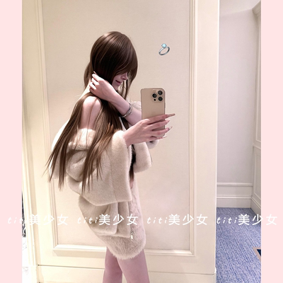 甜美中袖连帽仿皮草外套