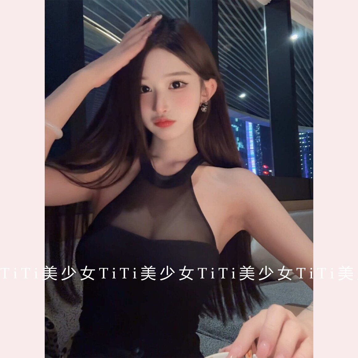 【TiTi美少女】 网纱拼接纯欲风秋修身挂脖窄肩打底短款背心上衣