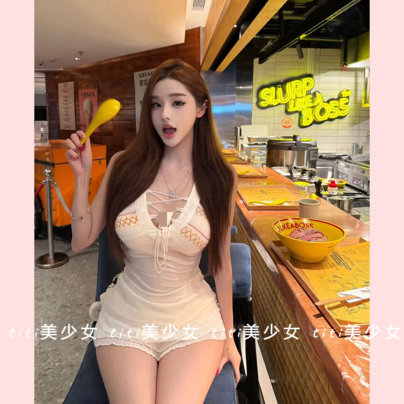 【TiTi美少女】夏纯欲小香风人丝缎面彩蜡线交叉绑带性感吊带上衣