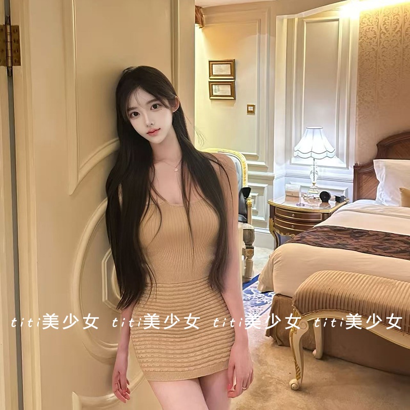 露背无袖抹胸连衣裙打底