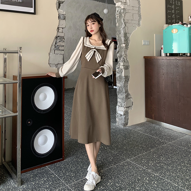 Real price ~ chic Navy collar waist soft wind show thin knee dress