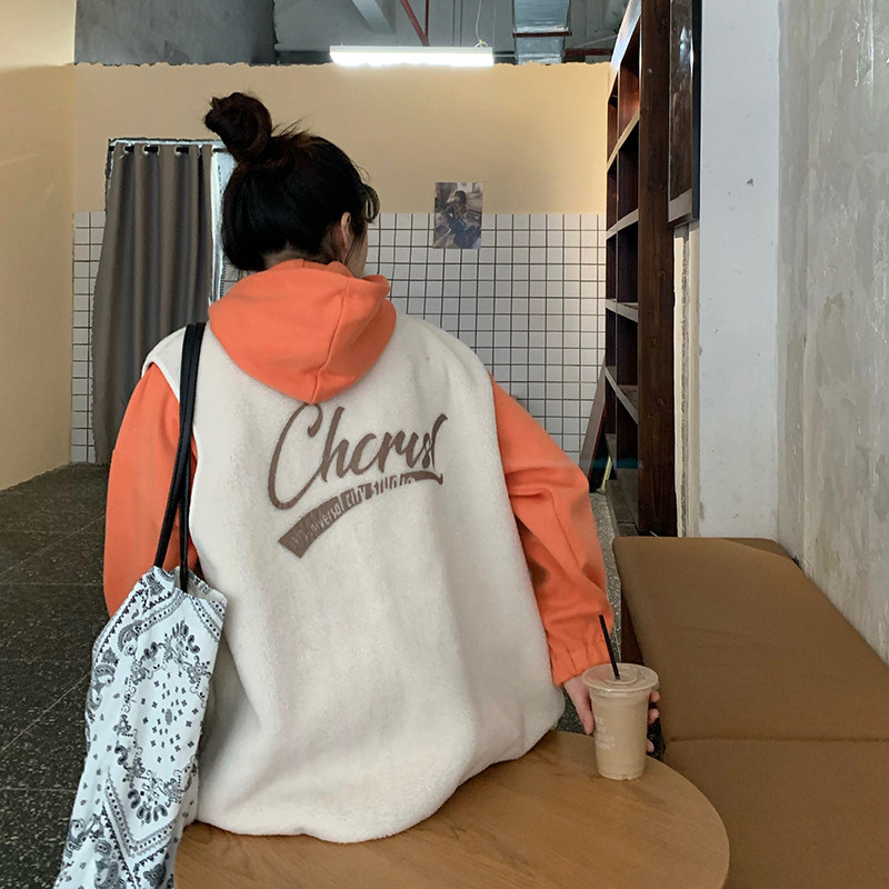Real price ~ casual foreign style letter Hooded Sweater + front and back checkered vest