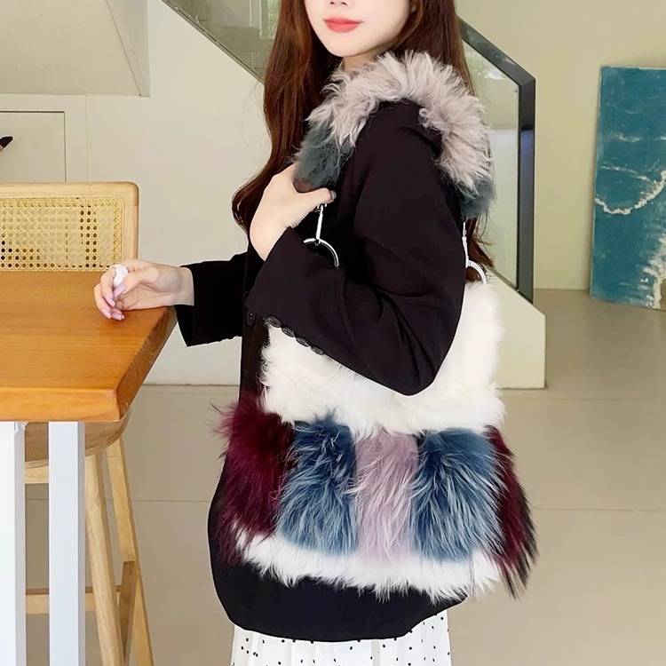 25新款原创时尚毛手提包