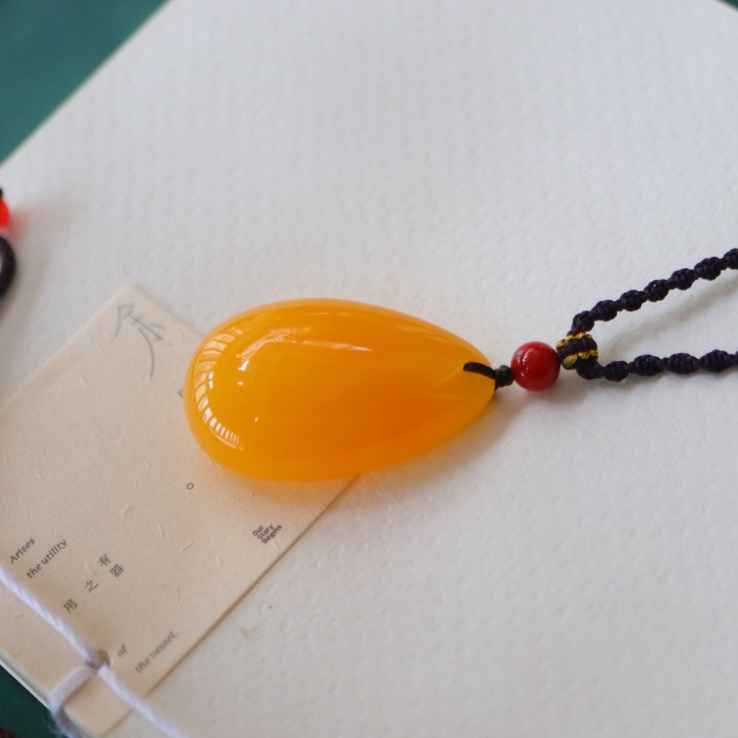 正品天然俄料精品鸡油黄蜜蜡水滴吊坠毛衣链文玩百搭时尚珠宝饰品