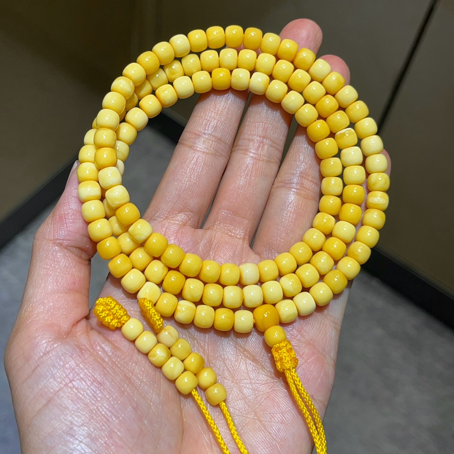 正品天然俄料精美小年份蜜蜡6mm老型108颗念珠文玩百搭珠宝饰品