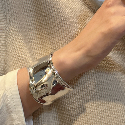 925纯银小众重工弧形大宽面手镯