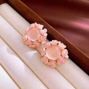 铜合金 复古粉春日花环耳饰 8113