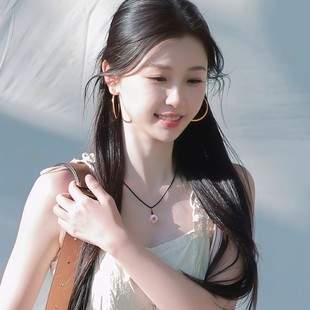 2026新剧《双轨》姜暮虞书欣同款纹玲珑骰子项链女小众设计高级感