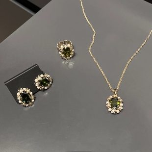 繁花谧境系列橄榄绿宝石耳钉戒指项链咖啡金色奢华三件套首饰套装