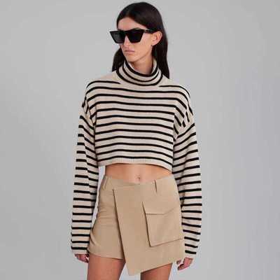 高领羊毛条纹针织修身短款毛衣
