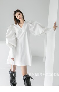 V领复古宫廷泡泡袖 2021秋冬 连衣裙女宽松娃娃裙 VAN韩国代购 DINT
