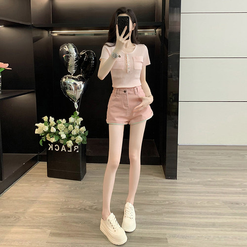 韩系辣妹时尚套装女夏修身针织短袖牛仔短裤设计感减龄穿搭一整套