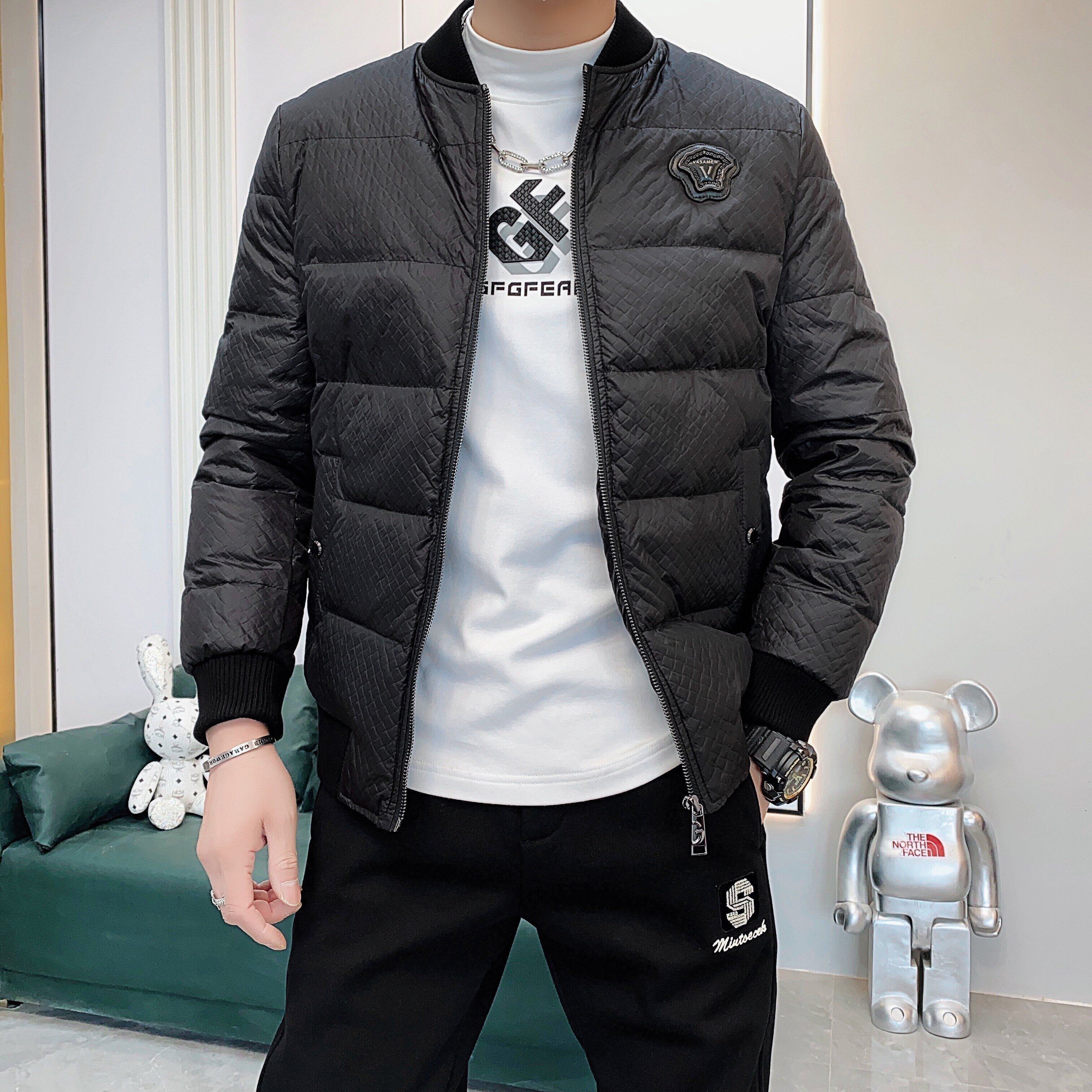 时尚休闲羽绒服威曼棒球领潮流