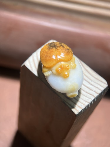 新疆和田玉籽料黄沁龙龟尺寸29.5*18.5*13.5mm重9.4克