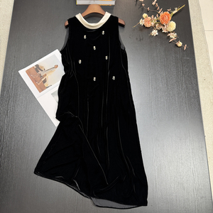 【月领】新中式轻奢风黑色丝绒无袖连衣裙女少女钉珠圆领长裙