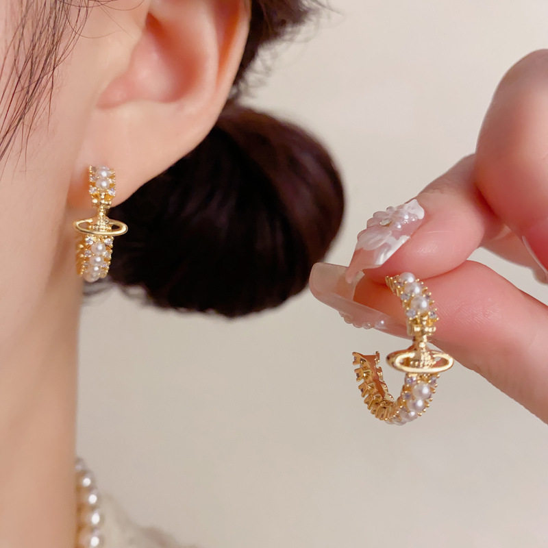法式轻奢时尚星球满钻珍珠c形耳圈复古风简约款新潮百搭设计耳环