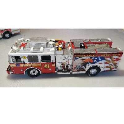 CODE3 1/32 纽约消防局 FDNY 61号 泵车 消防车 911 美国国旗涂装