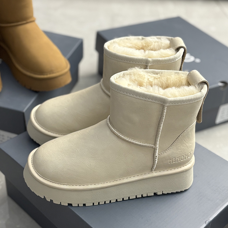 东北厚底防水雪地靴女2025新款羊皮毛一体加绒加厚保暖短靴懒人鞋