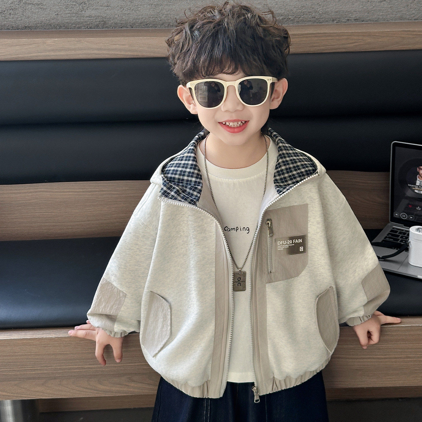 男童连帽外套春秋季2026新款时髦儿童夹克衫男宝宝春装帅气上衣潮