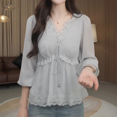春季温柔蕾丝拼接显瘦长袖衬衫