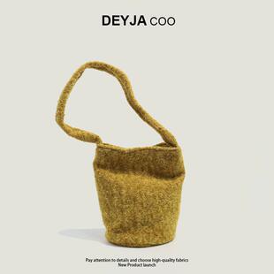 秋冬新款包包女黄果树软绒毛单肩斜挎包毛茸茸水桶包高级感毛毛包