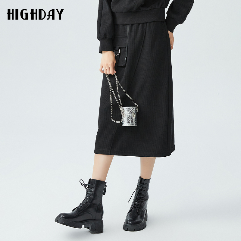 轩日运动风一步裙过膝半身裙