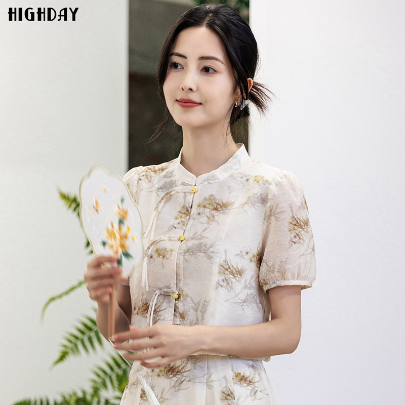 轩日短袖温柔印花衬衣