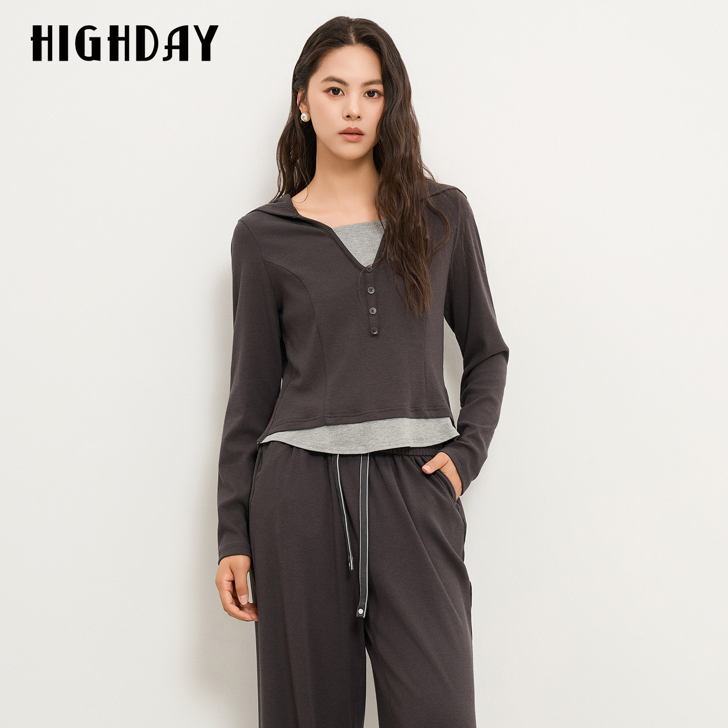 HIGHDAY轩日假两件连帽长袖卫衣女2026秋季拼接撞色休闲百搭上衣图片