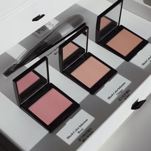 LM罗拉单色腮红低饱和粉橘