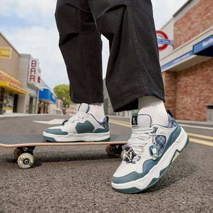 QDL053254528 轻便聚软防滑休闲运动鞋 乔丹逐影低帮板鞋 男2025秋季