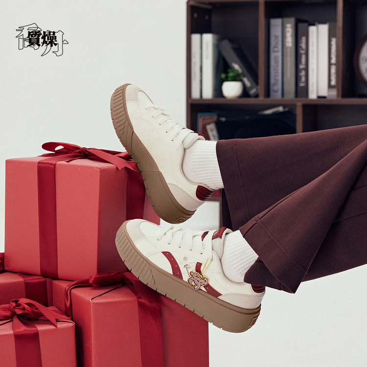 乔丹质燥时尚板鞋女2025冬季革面轻便防滑休闲运动鞋QDL052261526