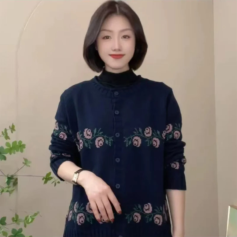 2026新款妈妈春装绣花开衫外套