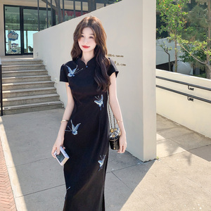 新中式国风旗袍连衣裙女2025夏季新款复古气质镂空蝴蝶刺绣长裙子图片