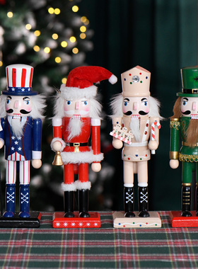 纯手工胡桃夹子帅卫欧式摆件