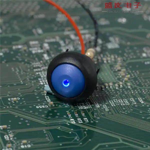 原装正品RP8100B2M1CEBLKBLKNIL[按钮 SPST BLK TH