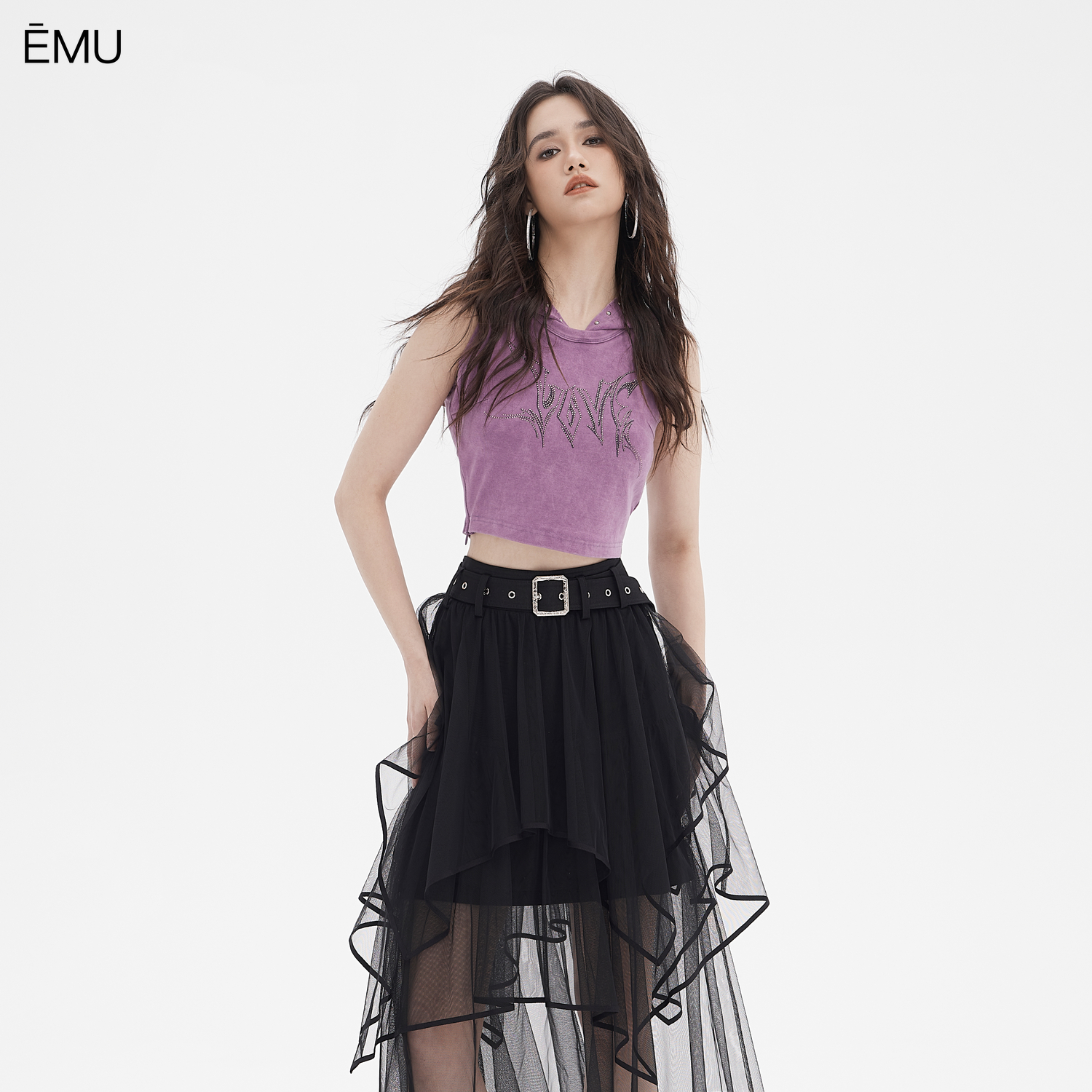 依妙EMU烫钻连帽短款背心女2025夏款时尚潮流显瘦无袖上衣