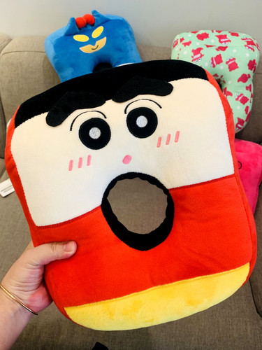 卡通可爱蜡笔小新抱枕靠枕学生办公室午睡枕午休枕趴睡枕趴趴枕头